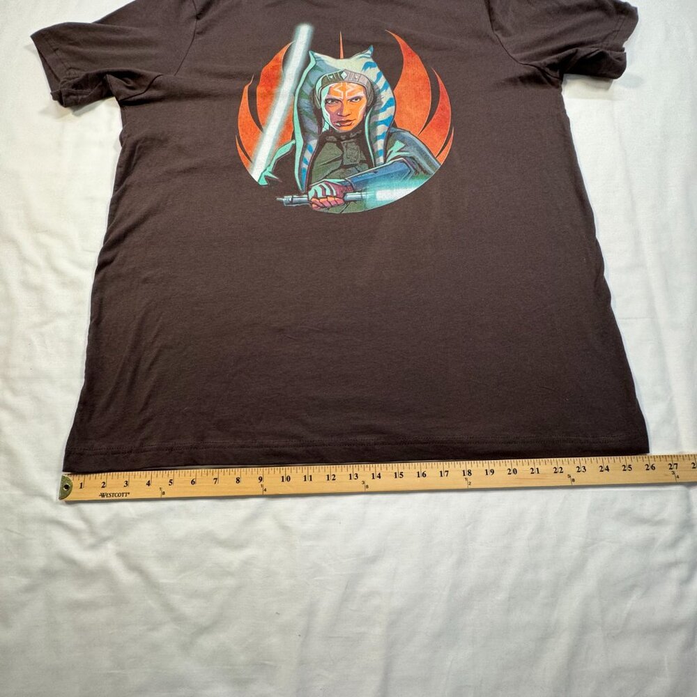 Star Wars Ahsoka Light Sabor Shirt Mens 2XL Brown Cotton Galaxy's Edge - Picture 8 of 12